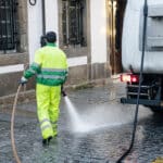 camion de limpieza con agua reciclada